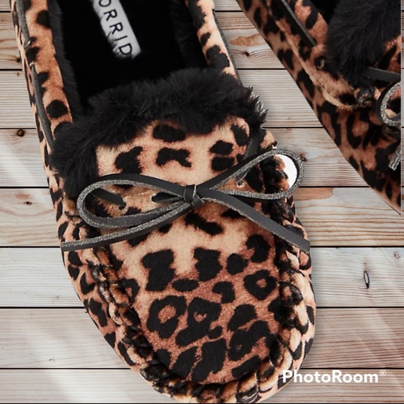 Brand new Torrid Leopard Print Faux Fur Slippers - Picture 4 of 5